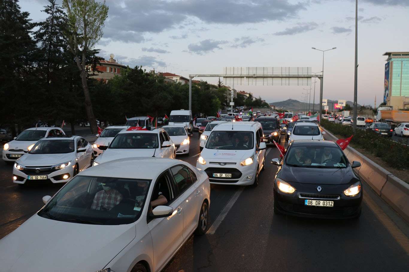 Filistin’e yönelik saldırılara tepkiler sürüyor